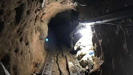 FOTOS: Hallan un túnel con drogas por valor de 29 millones de dólares en la frontera de EE.UU. y México