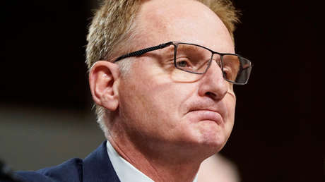 El secretario interino de la Armada de EE.UU. renuncia tras llamar "estúpido" al excapitán del portaviones que alertó del coronavirus en su nave