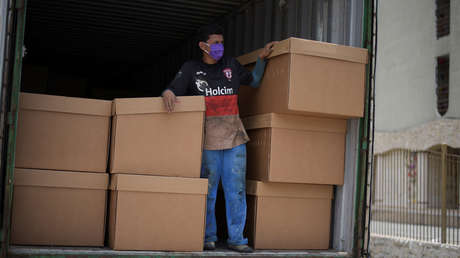 Presidente de Ecuador denuncia "el mal manejo de fallecidos en las morgues de los hospitales"