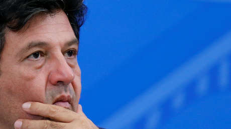 "Entramos juntos y saldremos juntos": Ministro de Salud de Brasil rechaza la renuncia de su número dos y crece la tensión con Bolsonaro