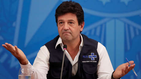 ¿Salvar vidas o mantener empleos? El ministro de Salud de Brasil, al borde de la destitución por sus discrepancias con Bolsonaro