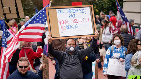 Una mujer que pasó 9 días en coma por el covid-19 y tuvo que aprender a caminar de nuevo aboga por mantener el confinamiento en EE.UU.