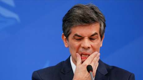 Ministro de Salud afirma que Brasil podría alcanzar las 1.000 muertes diarias por coronavirus