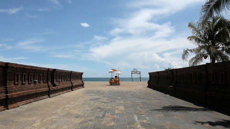 Militares aíslan una aldea entera en Bali ante el temor a un contagio por covid-19 entre cientos de personas