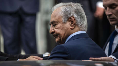 Fuerzas de Haftar amenazan con desencadenar "la campaña aérea más grande en la historia de Libia" contra objetivos turcos