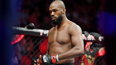 El mejor luchador de la UFC renuncia a su título de campeón y tacha de "mentiroso" a Dana White