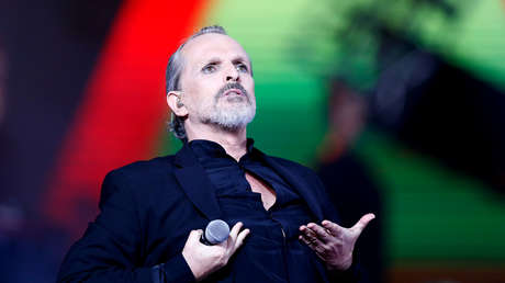 Miguel Bosé desata una oleada de burlas en Twitter al anunciar un "plan de dominación mundial" a través de las vacunas contra el coronavirus y el 5G