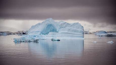 ¿Misterio resuelto? Dan una explicación sencilla a las anomalías con neutrinos en la Antártida