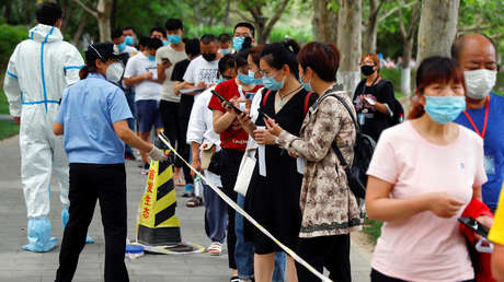 Pekín impone drásticas medidas para detener un nuevo brote del coronavirus
