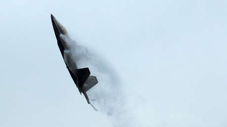 El mando de la Fuerza Aérea de EE.UU. adapta a cazas de entrenamiento F-22 para operaciones de combate