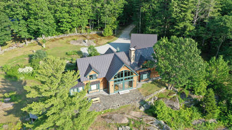 FOTOS: Así es la mansión 'Escondida' donde se ocultaba Ghislaine Maxwell, expareja de Jeffrey Epstein