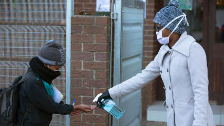 Sudáfrica prepara tumbas para enterrar 1,5 millones de potenciales víctimas del covid-19 (VIDEO)