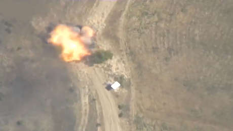 Azerbaiyán publica un video del "ataque preciso" contra un vehículo militar de Armenia