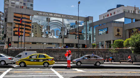 Consejo Nacional Electoral de Ecuador suspende al partido que apoya a Correa