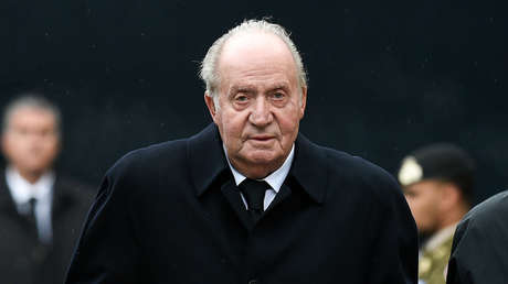 El rey Juan Carlos I comunica a su hijo su decisión de abandonar España