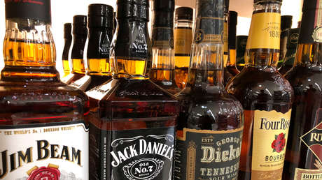 Hombre muere después de tomarse una botella de whisky en solo cinco segundos