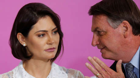 "Qué ganas de reventarte la boca a golpes": Bolsonaro amenaza a un periodista que le preguntó sobre un caso que involucra a su esposa