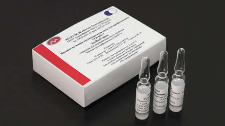 Dan de alta al último grupo de voluntarios que probó la vacuna rusa contra el coronavirus del centro Véktor