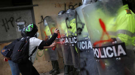 Nueva jornada de protestas, disturbios y choques con la Policía por la muerte de un abogado en Colombia: ya hay 10 muertos y más de 400 heridos