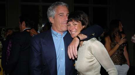 Una víctima de Jeffrey Epstein afirma que está más contenta por el encarcelamiento de Ghislaine Maxwell que por la muerte del magnate