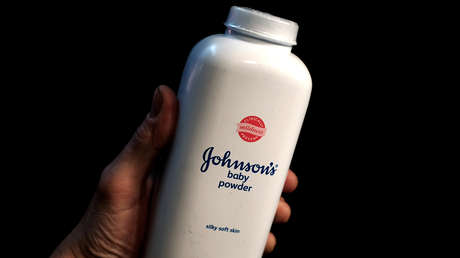 Johnson & Johnson podría pagar más de 100 millones de dólares por un millar de demandas que acusan a su talco para bebés de provocar cáncer