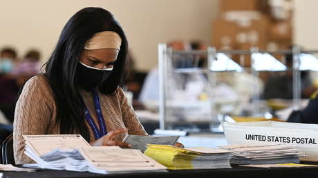 La campaña de Trump presenta una demanda para detener el recuento de votos en Georgia