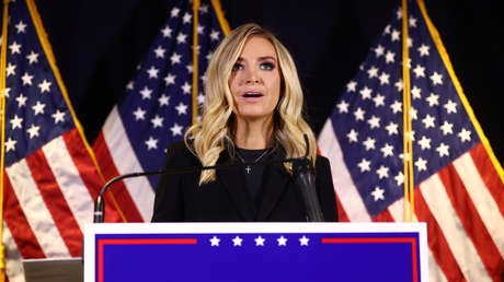 "No podemos seguir mostrando esto": Fox News interrumpe la transmisión en vivo de la portavoz de la Casa Blanca (VIDEO)