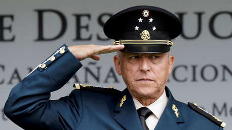 Trasladan a México al exsecretario de la Defensa mexicano, Salvador Cienfuegos, tras desestimar la Corte federal en EE.UU. los cargos en su contra