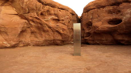 Desaparece el misterioso monolito de Utah y en su lugar encuentran un mensaje y otros objetos (FOTOS)