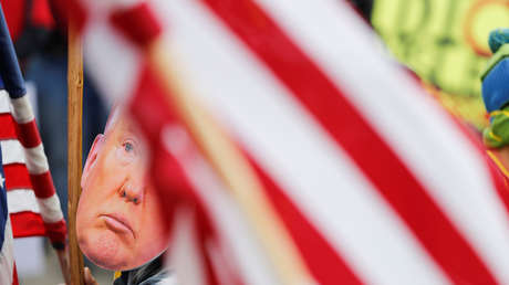 VIDEO: Enfrentamientos entre miembros de Antifa y seguidores de Trump en la capital del estado de Washington