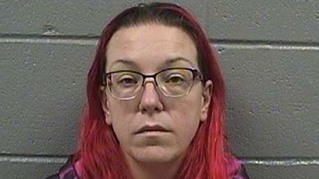 Arrestan a una mujer acusada de asesinar a sus gemelos recién nacidos en un caso que estuvo 17 años sin resolverse