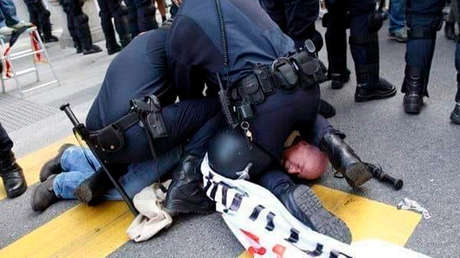 Juzgan a tres activistas republicanos en España en medio de una crisis de la Monarquía que no deja de agravarse