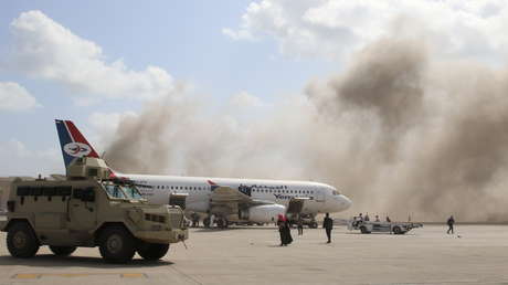 Tras varios años de guerra civil Yemen logra formar un nuevo Gobierno, pero atacan a los ministros al aterrizar en el país: ¿qué pasó?