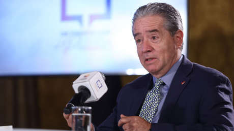 La Fiscalía de Ecuador abre una investigación contra el ministro de Salud por la decisión de vacunar a sus familiares contra el covid-19