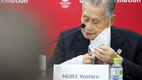 El presidente de Tokio 2020 genera controversia al decir que las mujeres hablan mucho