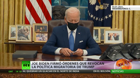 Joe Biden firmó órdenes que revocan la política migratoria de Trump