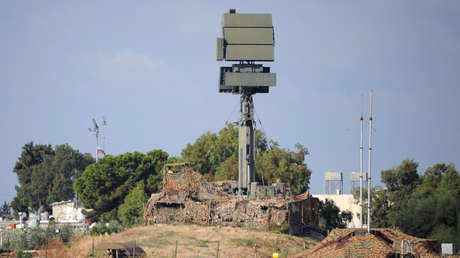 Sistemas de defensa antiaérea rusos repelen un ataque contra la base de Jmeimim en Siria