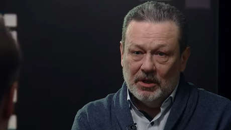 ¿Cómo es la tercera vacuna rusa anticovid y en qué se diferencia de las demás? RT habla con un profesor del centro Chumakov