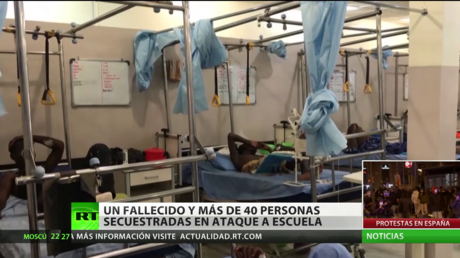 Un grupo armado mata a un estudiante y secuestra a 40 personas en una escuela de Nigeria