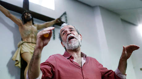 La asociación cristiana que denunció al actor español Willy Toledo por 'cagarse en dios' lo demanda ahora por calificarla de "ultraderechista"