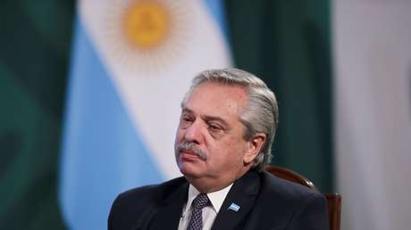 Alberto Fernández afirma que su Gobierno "no vacuna al ritmo deseado" por la "escasez" de dosis en el mundo
