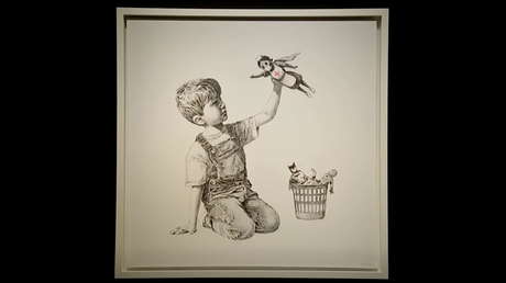 Banksy subasta su obra por un precio récord de más de 20 millones de dólares y cederá lo recaudado a los médicos