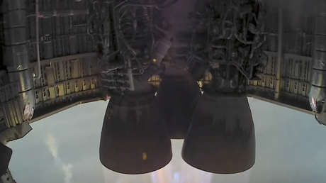 VIDEO: Un 'youtuber' invade las instalaciones de SpaceX sin que los guardias se den cuenta y se graba frente a una nave espacial