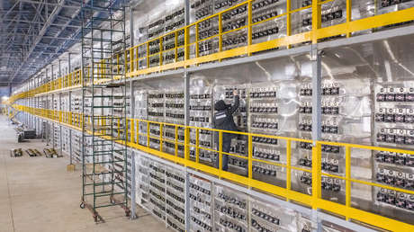 ¿Por qué China planea prohibir la minería de criptomonedas en una de las regiones líderes en esa actividad?