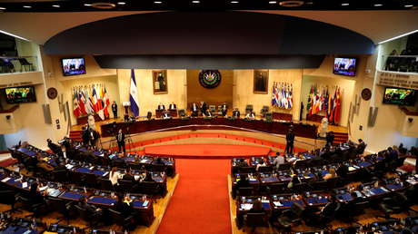 ¿Autogolpe de Estado? Las claves de la crisis desatada en El Salvador tras la destitución de la Corte Suprema y el Fiscal General