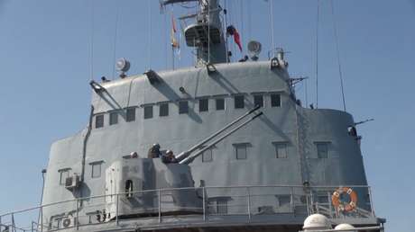 Dos buques de desembarco rusos realizan disparos de artillería en el mar Negro en medio de los ejercicios de la OTAN en la zona (VIDEO)