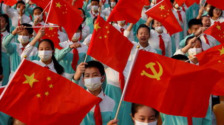 Xi Jinping declara que China ha alcanzado el objetivo del primer centenario y ahora marcha "con paso seguro" hacia el objetivo del segundo