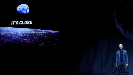 EE.UU. rechaza la protesta de Jeff Bezos por la adjudicación del contrato de un programa lunar a la compañía de Elon Musk