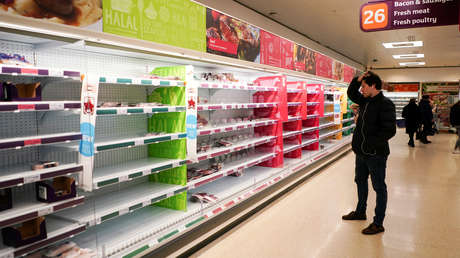 El Gobierno británico recurrirá a 'camioneros' militares para paliar la crisis de suministro en supermercados