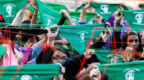 Comisión de Mujeres de Chile rechaza en Diputados despenalización de aborto hasta semana 14 pero el proyecto pasa al pleno